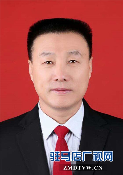 贺新义.jpg