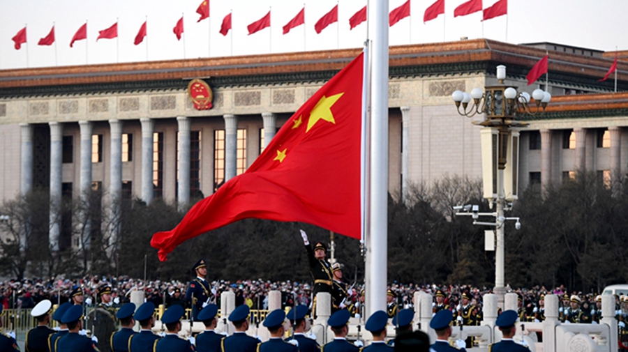 人民解放军首次执行天安门广场升国旗任务