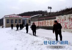 驿城区人大常委会主任冯收到沙河店镇检查指导脱贫攻坚工作