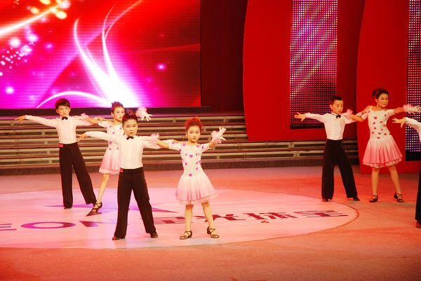 2018驻马店市“天乐之星”少儿电视春节联欢晚会完美收官