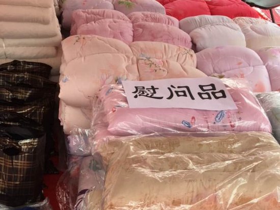 驿城区地税局开展节前“送温暖”活动