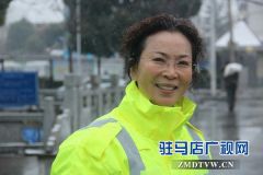  西园派出所交警雪中疏导交通保平安