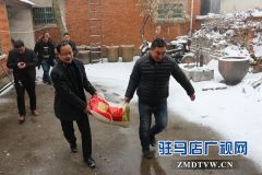 暴雪来临 驻马店经济开发区干部职工一线奋战