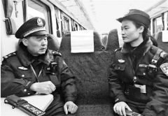 老乘警那些年经历的春运：背大行李恨不能把家都搬着 