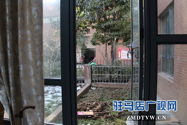 张女士家中.JPG