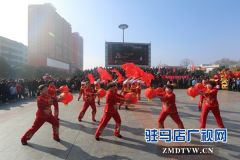 确山县春节民间艺术表演活动活跃城乡