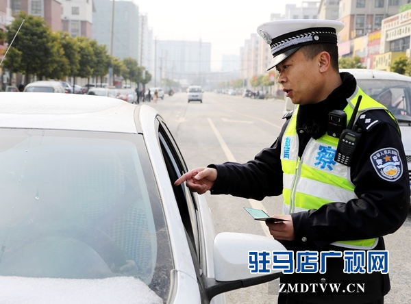 王贝贝文明执勤.jpg