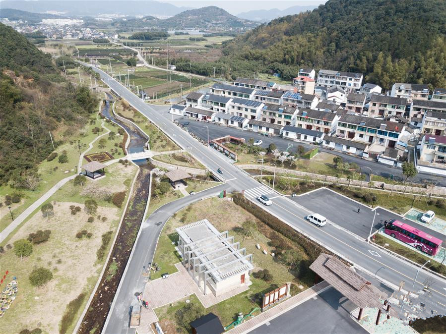 “四好农村路”推动“美丽乡村”建设