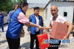驻马店经济开发区三部门携手爱心人士看望贫困户