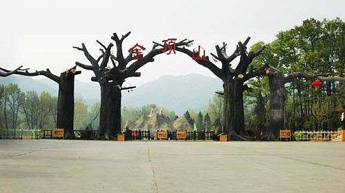 “五一”假期旅行社生意火爆