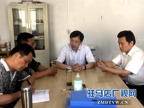 驻马店广播电视台到吴庄村看望慰问驻村第一书记