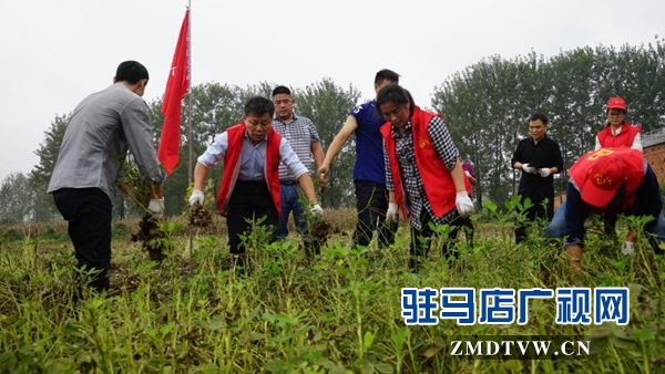 正阳建工集团：发挥劳模效应 助力脱贫攻坚