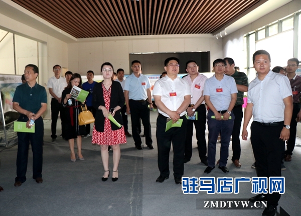 驻马店市青年商会爱心企业捐助行走进确山县关沟小学