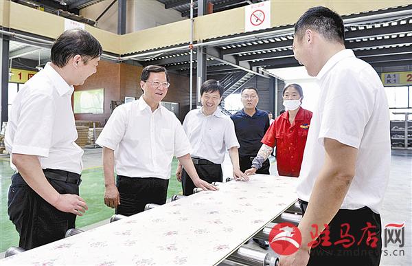 任正晓到上蔡县调研指导脱贫攻坚工作
