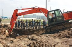 空军77名士兵蓝翔技校受训 结业获全国通用资格证