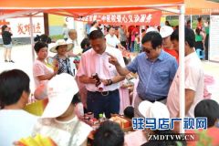 代海荣制作手工产品打开致富大门