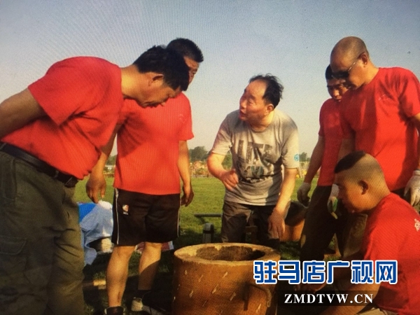 杨建军传承“确山铁花”30余载 痴心传艺打造铁花盛宴