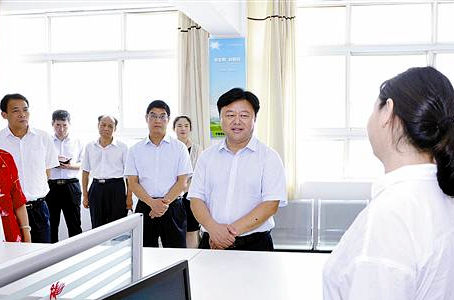 陈星到驿城区调研指导基层党建脱贫攻坚工作