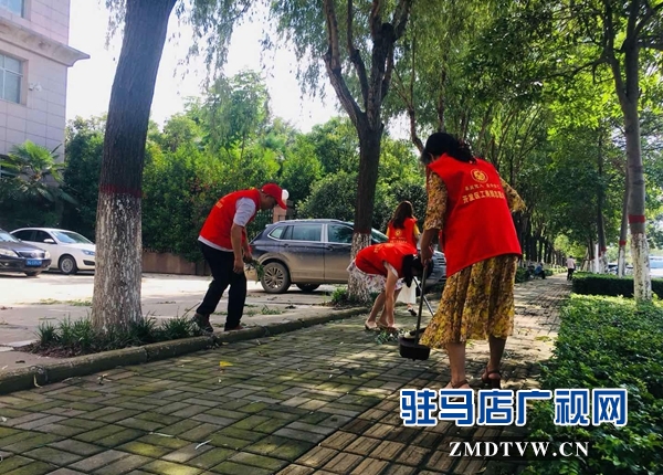 经济开发区开展每周“星期五环境清洁日”活动