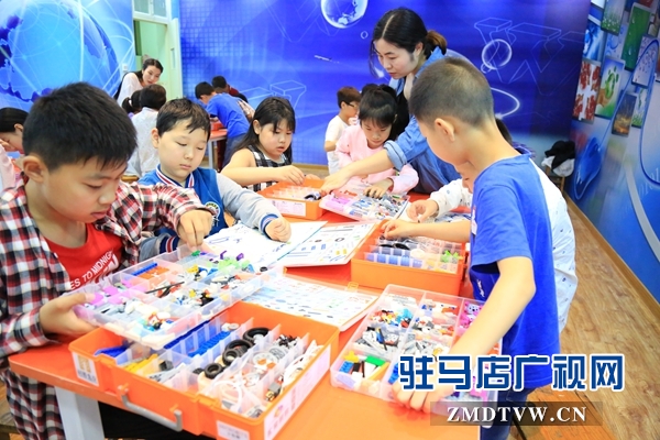 确山县青少年校外活动中心各活动室免费开放效果好