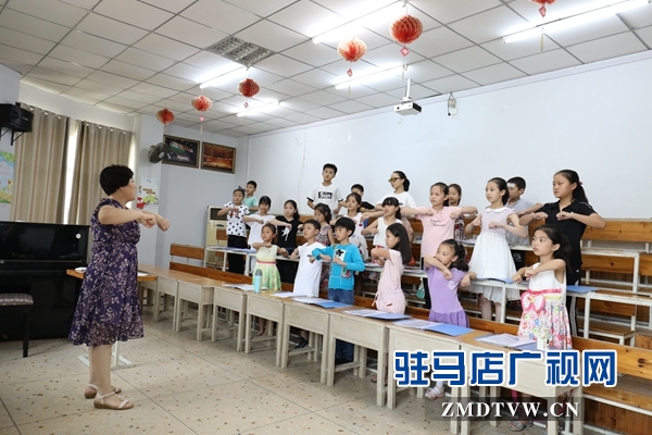 确山县青少年校外活动中心各活动室免费开放效果好
