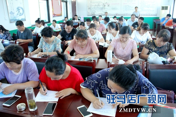 确山县卫计委对规范知识进行集中考试