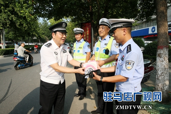 驻马店副市长郭渊慰问基层一线民警