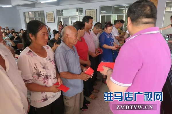 泌阳县慈善总会发放2018年大病社会救助善款336000元