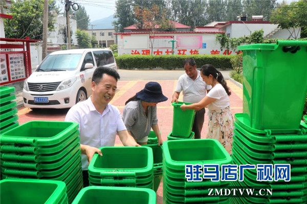 河南艾森房地产集团有限公司积极支持扶贫村助力美丽乡村建设