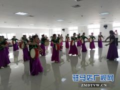 市直老干部活动中心舞蹈队挥汗排练迎省赛