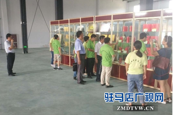确山县举办科技扶贫中药材产业专项培训会