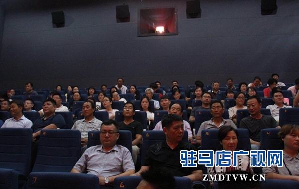 驻马店市组织观看电影《李保国》追忆先进事迹