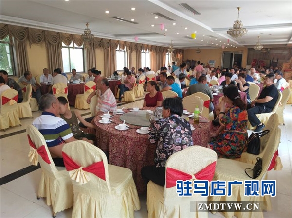湖北施沃特肥业2018年秋季产品确山推介会现场订货近千吨
