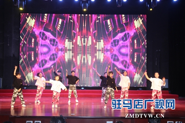 琴海之韵艺术中心成立16周年文艺汇演举行