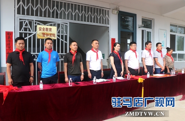 “情系教师节 慰问暖人心”爱心捐赠走进靳庄小学