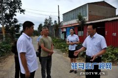 中原银行驻马店分行党委书记、行长万三华一行扎实开展帮扶慰问工作