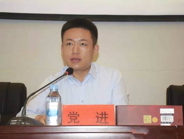 驻马店市科技学校举行2018年秋季开学典礼暨爱邦忙助学金发放仪式