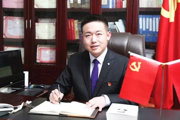驻马店市科技学校举行2018年秋季开学典礼暨爱邦忙助学金发放仪式