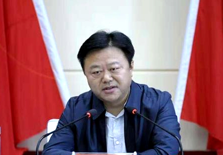 陈星：确保省定贫困县今年如期脱贫摘帽
