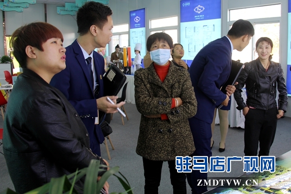 遂平天纵御府举行 “美食乐翻天 抓钱总动员”活动