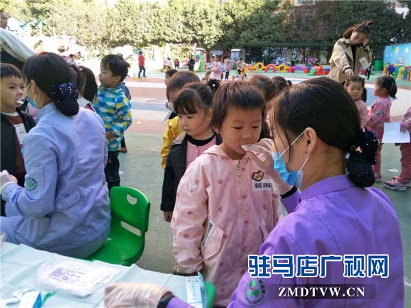 驻马店市口腔医院联合驻马店市实验幼儿园免费为幼儿进行乳牙涂氟防龋工作