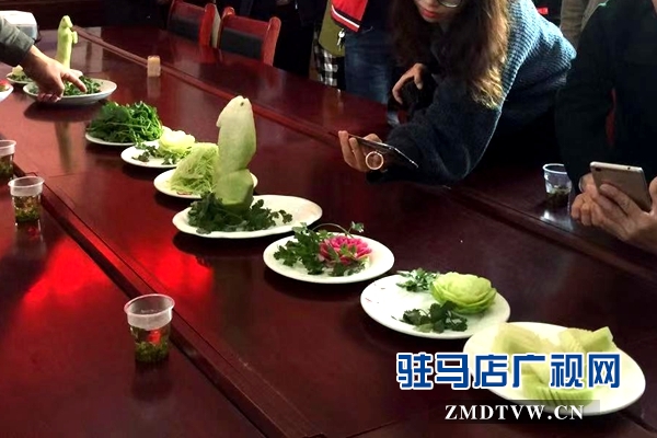 泌阳县闫洼村的水果萝卜开挖了
