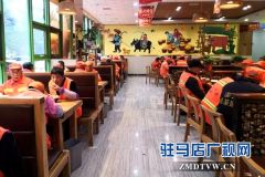 一份爱心早餐温暖环卫工人的心