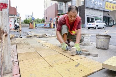 驻马店：加大市政设施维修力度 迎接文明城市复检