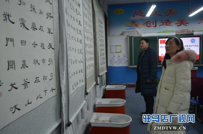 开发区关王庙乡中心小学有间“爱心书法展室”