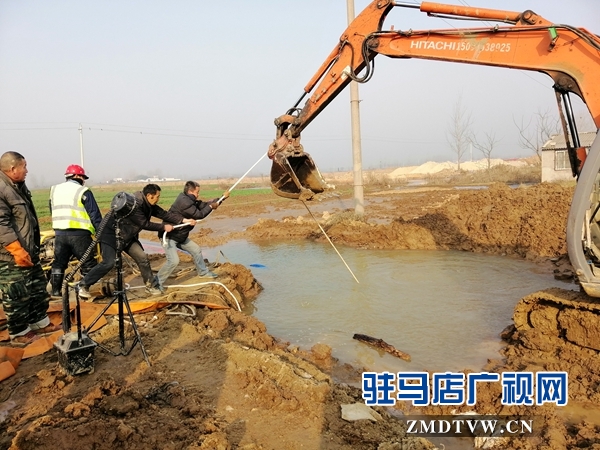 二水厂水管爆裂处蓄水严重 通水时间暂无法确定