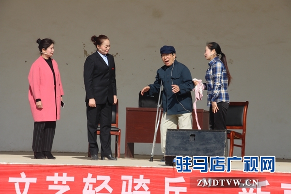驻马店广播电视台赴帮扶村开展送文艺下乡活动