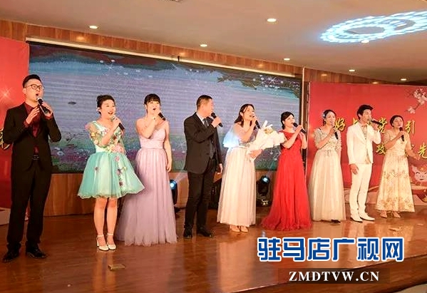 上蔡县举办脱贫攻坚慰问汇报会
