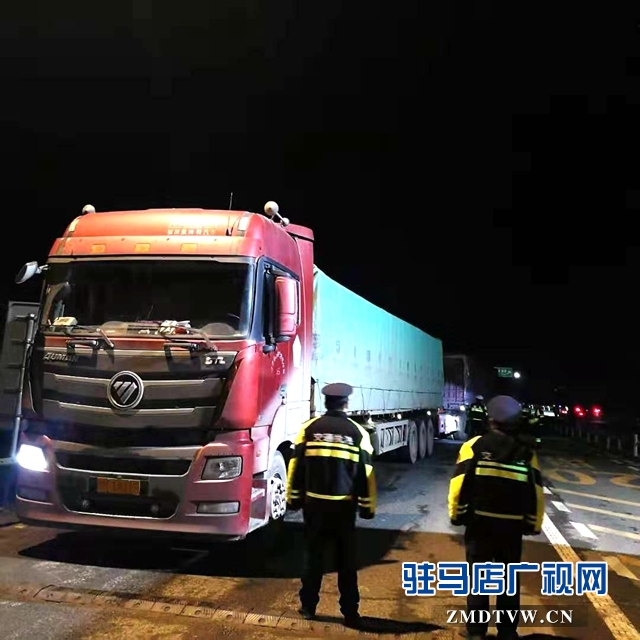 正阳：多部门联合治超3台严重超限货车被查处