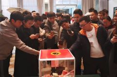 命运无情人有情 爱克团队暖人心 爱克集团组织员工为患病同事捐款十余万元